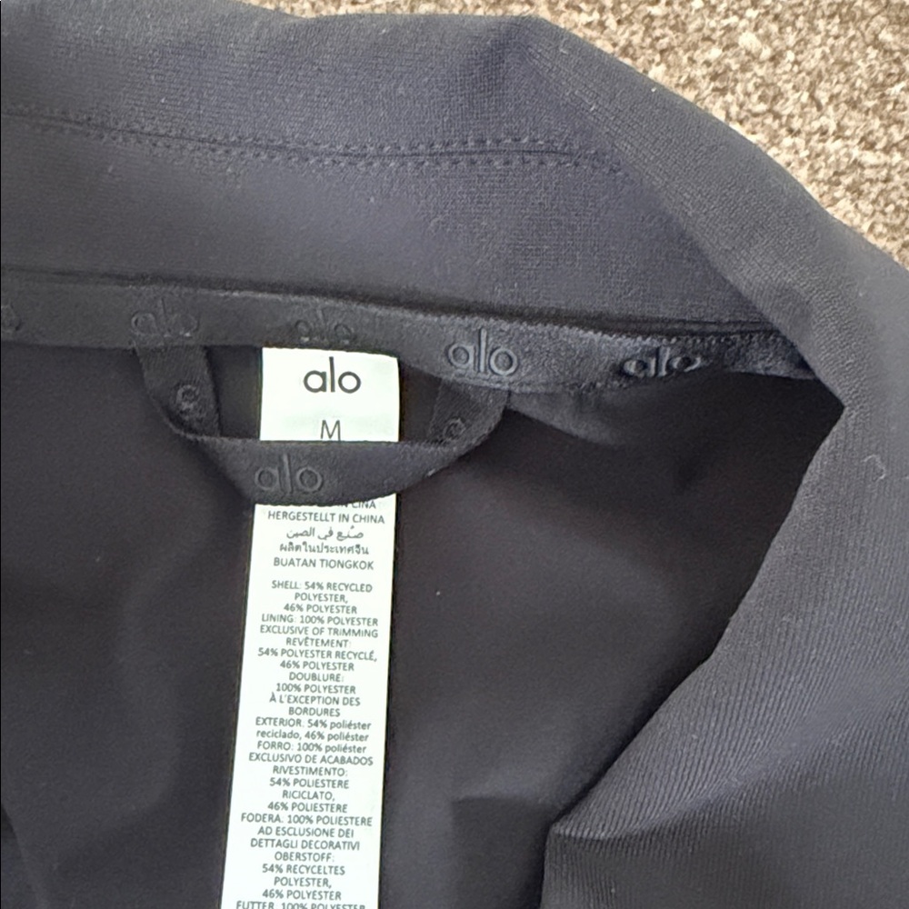 Alo Yoga Blazer - Picture 3 of 4